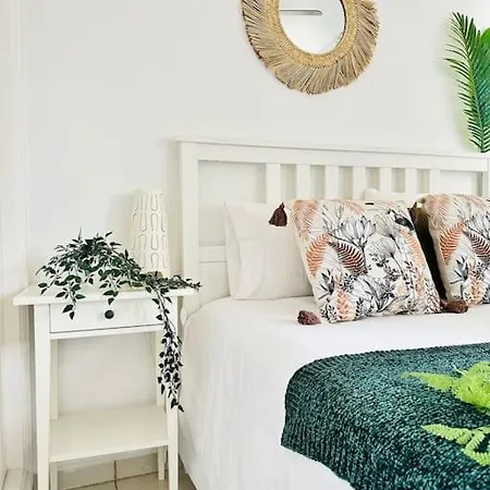 Tropical Lounge, Cristianos, Pool & Sea, Wifi Apartment *