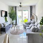 Tropical Lounge, Cristianos, Pool & Sea, Wifi * לוס כריסטיאנוס
