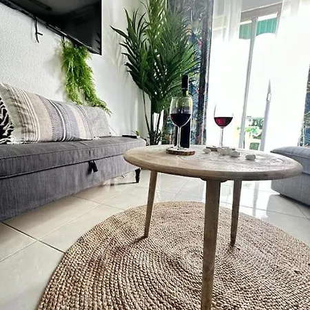 Apartamento Tropical Lounge, Cristianos, Pool & Sea, Wifi